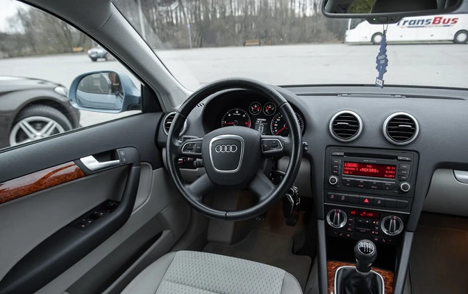 Audi A3 cena 31000 przebieg: 262122, rok produkcji 2010 z Jedlicze małe 379